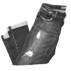 Distressed jean capris